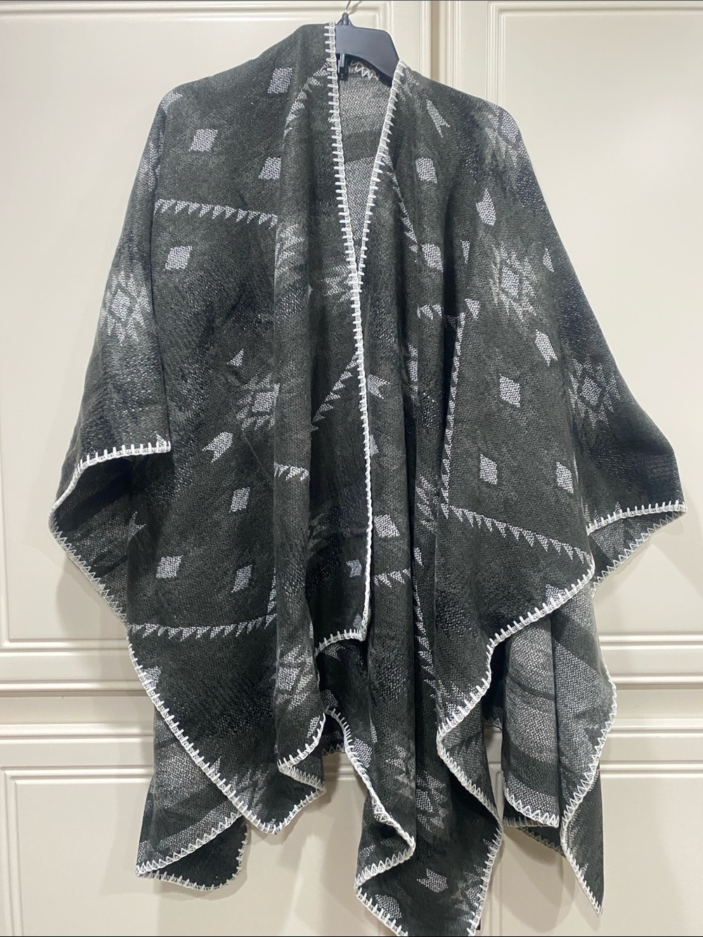 NWT express blanket sweater poncho one size